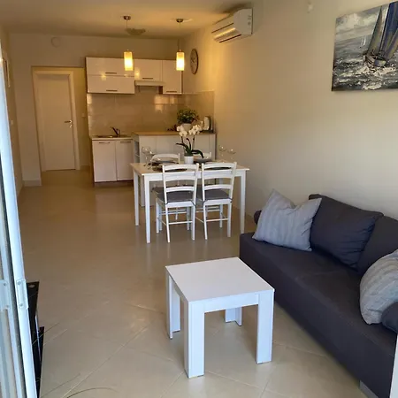 Angela Lucia Apartmán *