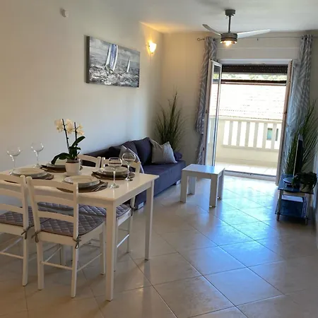 Angela Lucia Apartmán *